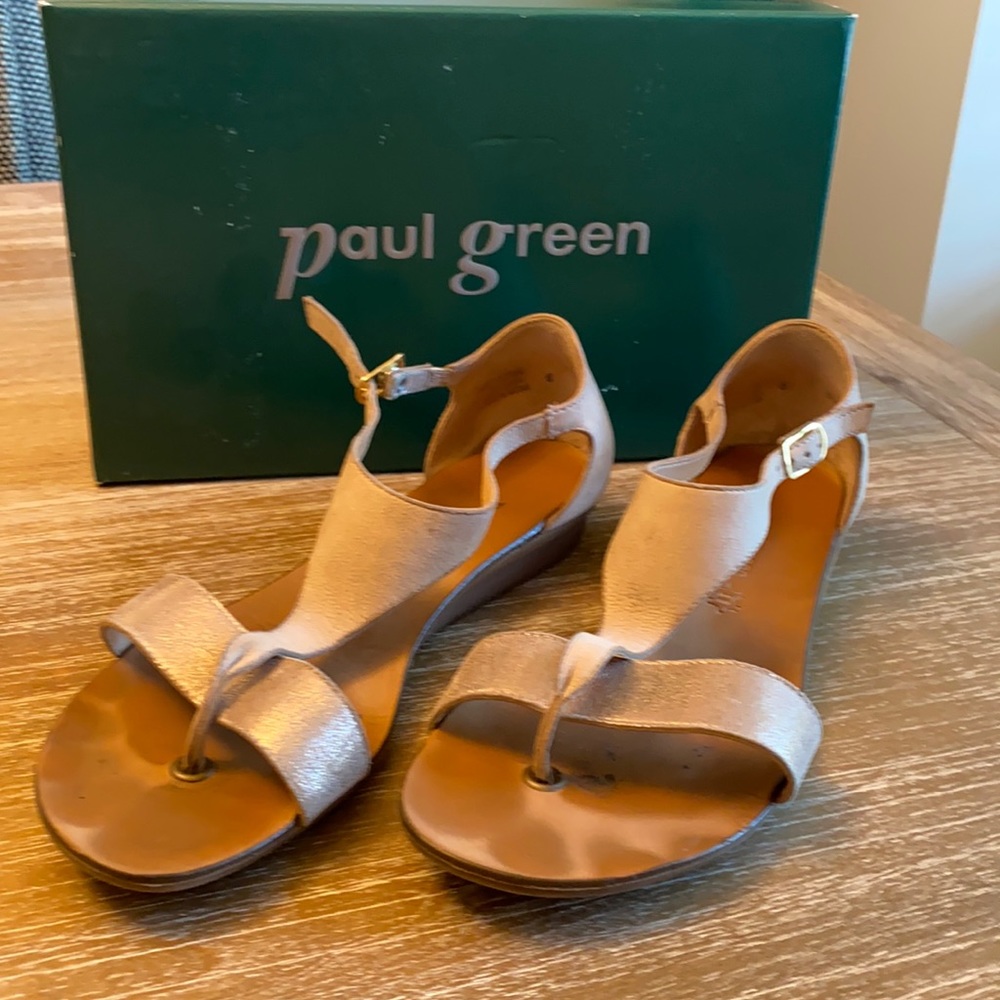 Paul Green flat tan and gold flat sandals